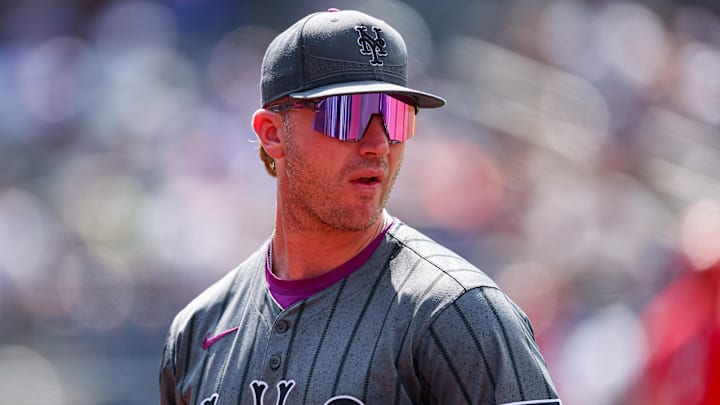 Jul 20, 2025; New York City, New York, USA; New York Mets first baseman Pete Alonso (20) looks back during the seventh inning against the Cincinnati Reds at Citi Field. Mandatory Credit: Vincent Carchietta-Imagn Images Jul 20, 2025; New York City, New York, USA; New York Mets first baseman Pete Alonso (20) looks back during the seventh inning against the Cincinnati Reds at Citi Field. Mandatory Credit: Vincent Carchietta-Imagn Images