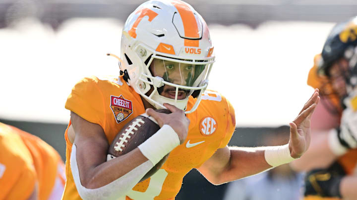 Cheez-It Citrus Bowl - Iowa v Tennessee