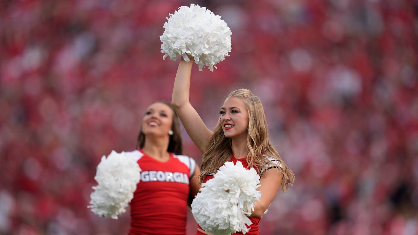 When Do the New AP Top 25 College Football Rankings Come Out Today?
