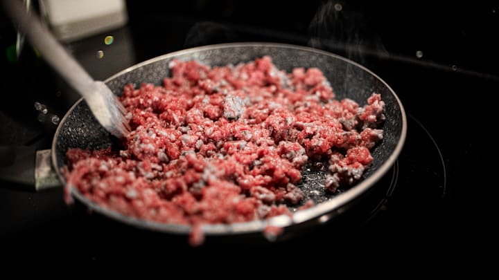 There‘s a logical reason why ground beef often looks like this.