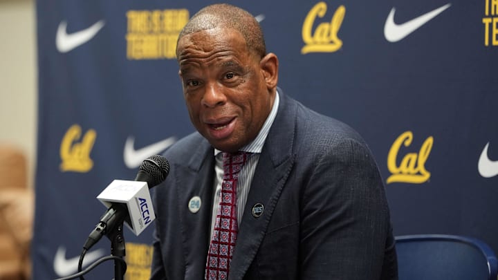 Jan 17, 2026; Berkeley, California, USA; North Carolina Tar Heels head coach Hubert Davis talks to media members after the game against the California Golden Bears at Haas Pavilion. Mandatory Credit: Darren Yamashita-Imagn Images Jan 17, 2026; Berkeley, California, USA; North Carolina Tar Heels head coach Hubert Davis talks to media members after the game against the California Golden Bears at Haas Pavilion. Mandatory Credit: Darren Yamashita-Imagn Images