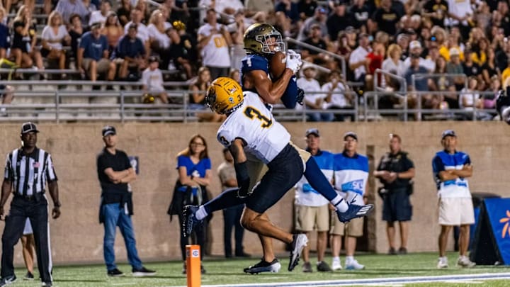 UC Davis wide receiver Chaz Davis