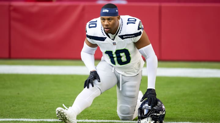 Dec 8, 2024; Glendale, Arizona, USA; Seattle Seahawks linebacker Uchenna Nwosu (10) against the Arizona Cardinals at State Farm Stadium. 