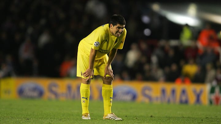 Riquelme contro l'Arsenal