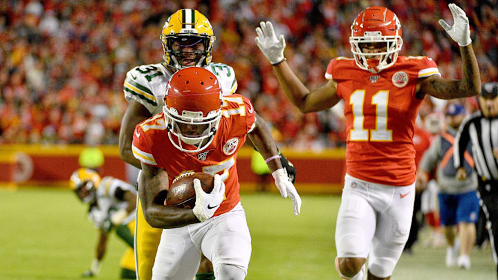 Kansas City Chiefs wide receiver Mecole Hardman (17) scores as Green Bay Packers strong safety Adrian Amos (31) pursues. Kansas City Chiefs wide receiver Mecole Hardman (17) scores as Green Bay Packers strong safety Adrian Amos (31) pursues.
