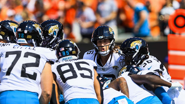 Sep 14, 2025; Cincinnati, Ohio, USA; Jacksonville Jaguars quarterback Trevor Lawrence (16) huddles his team in the first half against the Cincinnati Bengals at Paycor Stadium. Mandatory Credit: Katie Stratman-Imagn Images Sep 14, 2025; Cincinnati, Ohio, USA; Jacksonville Jaguars quarterback Trevor Lawrence (16) huddles his team in the first half against the Cincinnati Bengals at Paycor Stadium. Mandatory Credit: Katie Stratman-Imagn Images