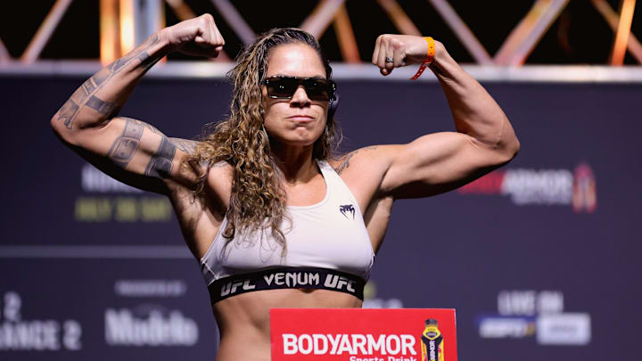 Amanda Nunes es la actual campeona de peso gallo femenino de la UFC