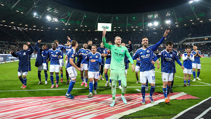 Beim FC Schalke 04 läuft es derzeit nach Maß. Beim FC Schalke 04 läuft es derzeit nach Maß.