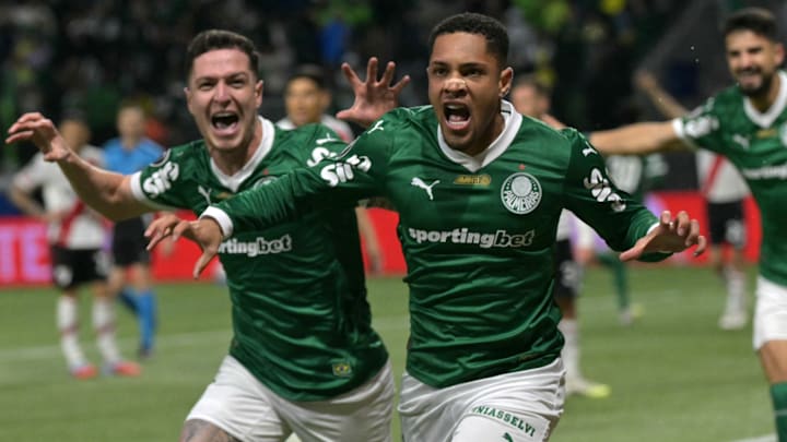 Vitor Roque marcou o primeiro do Verdão no Allianz Parque