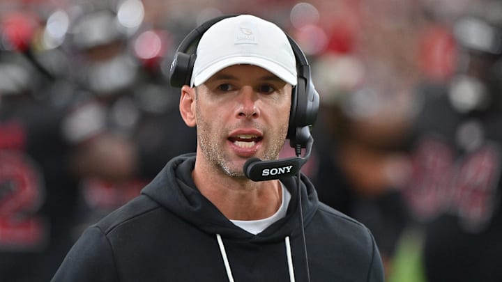 Oct 5, 2025; Glendale, Arizona, USA; Arizona Cardinals head coach Jonathan Gannon on the sidelines during the third quarter against the Tennessee Titans at State Farm Stadium. Mandatory Credit: Matt Kartozian-Imagn Images Oct 5, 2025; Glendale, Arizona, USA; Arizona Cardinals head coach Jonathan Gannon on the sidelines during the third quarter against the Tennessee Titans at State Farm Stadium. Mandatory Credit: Matt Kartozian-Imagn Images