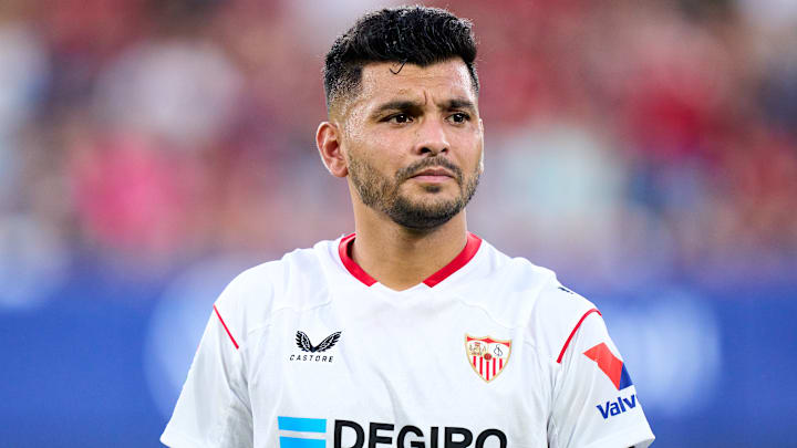 "Tecatito" Corona no jugaría en lo que resta de 2022 ni con el Sevilla ni el Mundial con México