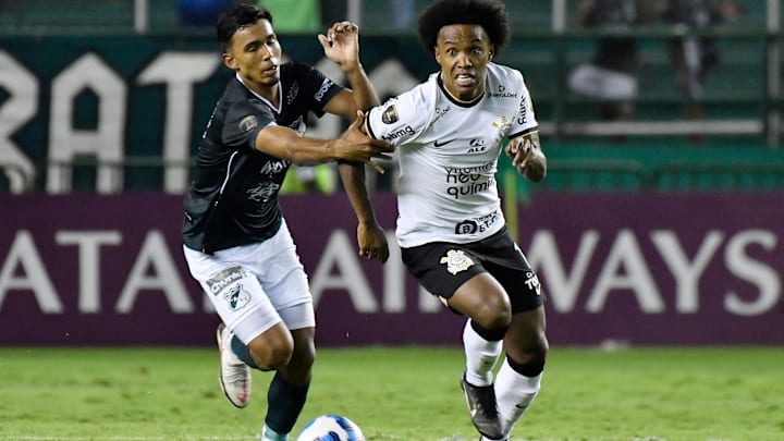 Camisa 10 marcou apenas um gol com a camisa alvinegra Camisa 10 marcou apenas um gol com a camisa alvinegra