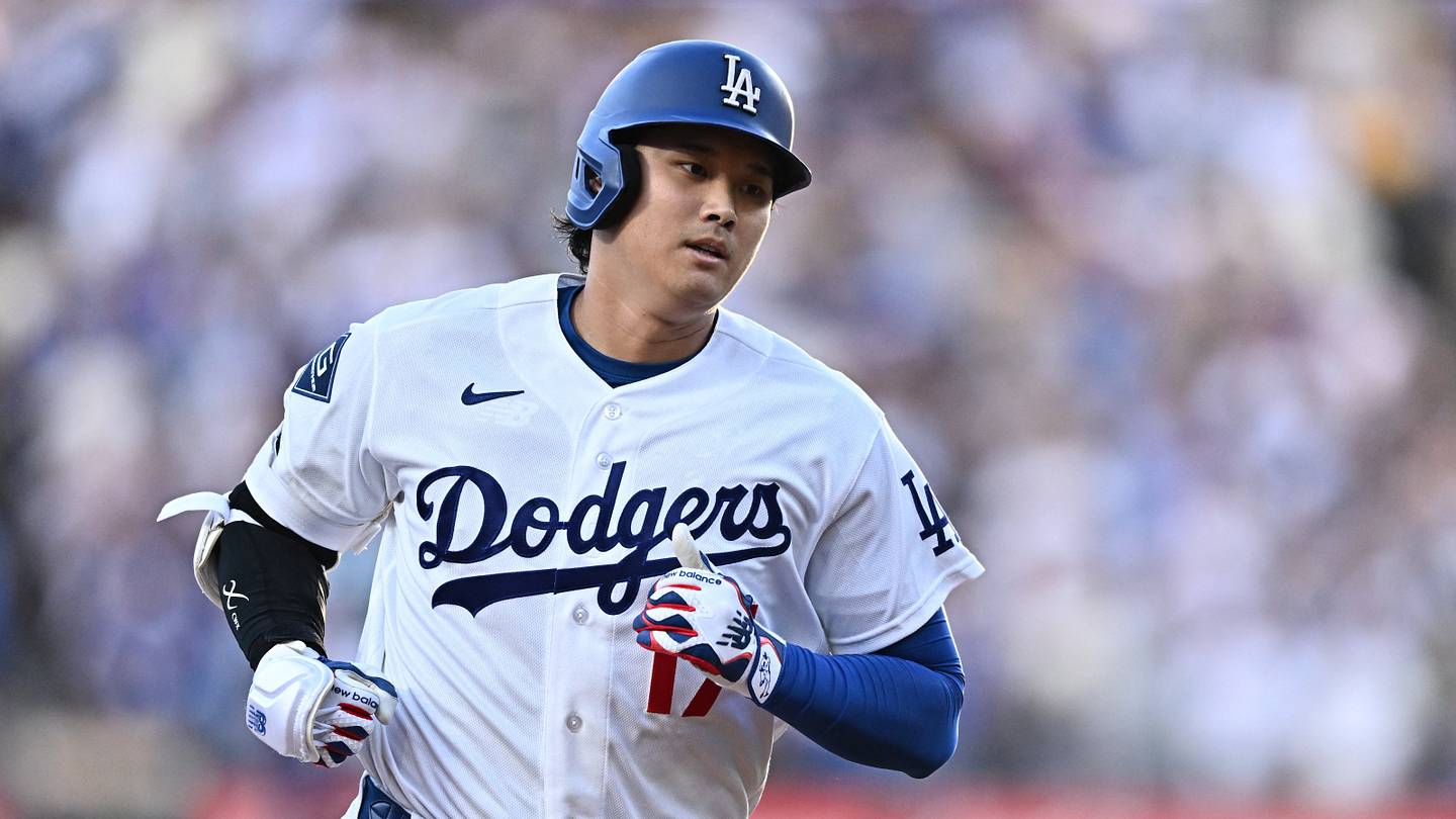 MLB Playoff picture and postseason bracket less than 24 hours before trade deadline