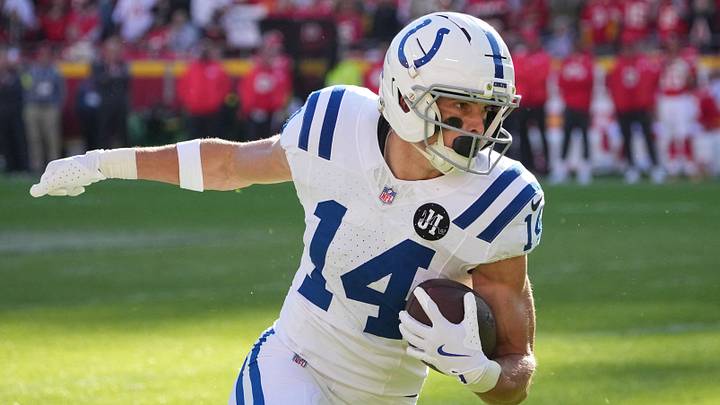 Nov 23, 2025; Kansas City, Missouri, USA; Indianapolis Colts wide receiver Alec Pierce (14) makes a catch against the Kansas City Chiefs in the second half at GEHA Field at Arrowhead Stadium. Mandatory Credit: Denny Medley-Imagn Images Nov 23, 2025; Kansas City, Missouri, USA; Indianapolis Colts wide receiver Alec Pierce (14) makes a catch against the Kansas City Chiefs in the second half at GEHA Field at Arrowhead Stadium. Mandatory Credit: Denny Medley-Imagn Images