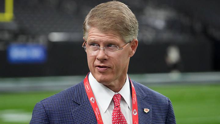 Jan 4, 2026; Paradise, Nevada, USA; Kansas City Chiefs owner Clark Hunt arrives before the game against the Las Vegas Raiders at Allegiant Stadium. Mandatory Credit: Kirby Lee-Imagn Images Jan 4, 2026; Paradise, Nevada, USA; Kansas City Chiefs owner Clark Hunt arrives before the game against the Las Vegas Raiders at Allegiant Stadium. Mandatory Credit: Kirby Lee-Imagn Images