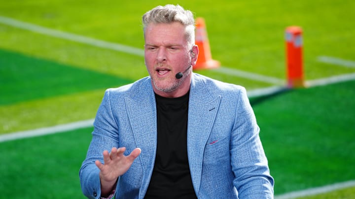 College GameDay makes its predictions for the biggest games on the Week 9 college football schedule today.