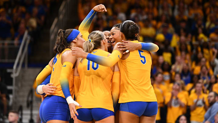 No. 1 Pitt Volleyball Sweeps No. 3 Penn State in the Keystone Classic at the Petersen Events Center 