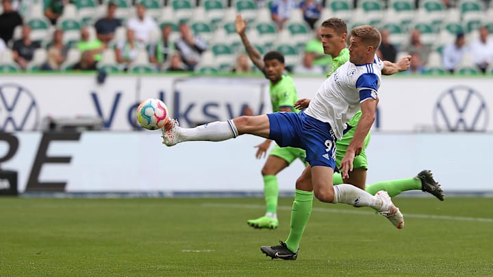 VfL Wolfsburg v FC Schalke 04