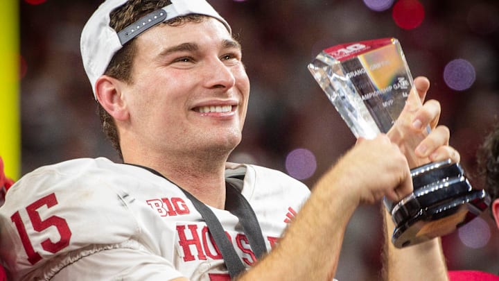 FOX Sports' Michael Cohen believes Fernando Mendoza has five defining Heisman moments that will win him the award FOX Sports' Michael Cohen believes Fernando Mendoza has five defining Heisman moments that will win him the award