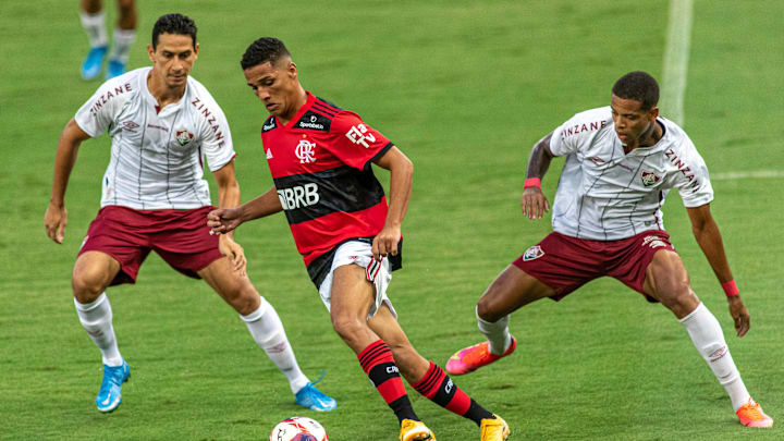 Jogador revelado pelo Flamengo está livre no mercado da bola