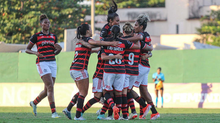 Flamengo busca vaga nas semis da Supercopa Feminina