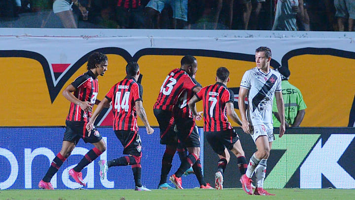 Kayzer marcou dois gols na estreia dele pelo Leão