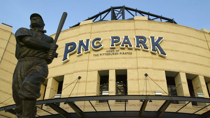 Dodgers v Pirates