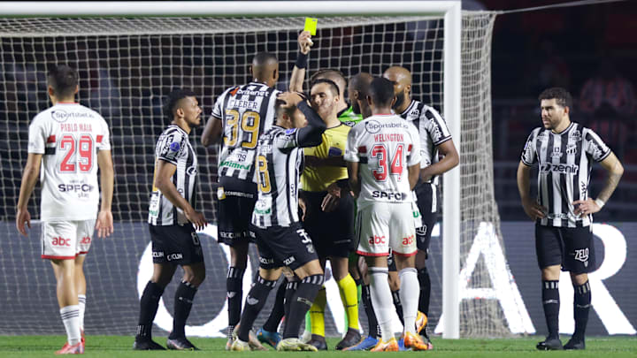 São Paulo e Ceará brigam por vaga na semifinal nesta quarta