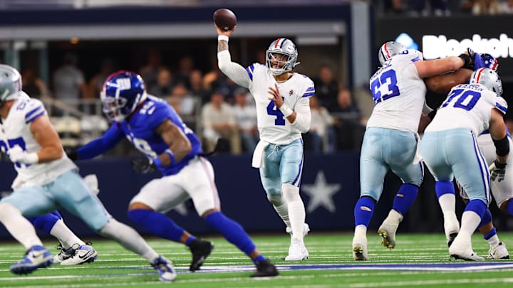 Dallas Cowboys quarterback Dak Prescott (4) 
