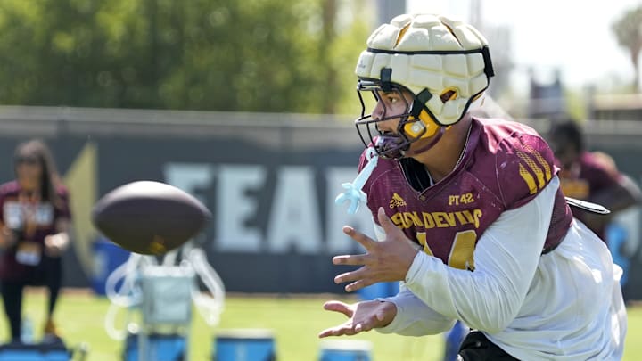 Arizona State tight end Aj Ia (14) trains during football practice at Kajikawa practice fields in Tempe on Aug 1, 2025.