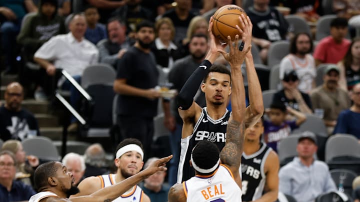 Phoenix Suns v San Antonio Spurs