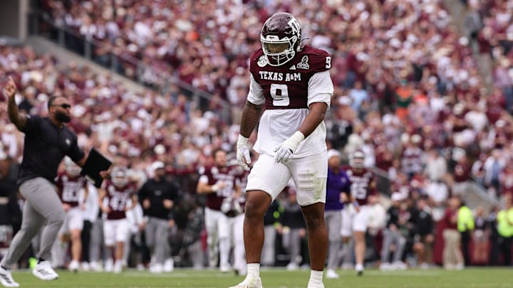 Texas A&M Aggies defensive end Cashius Howell (9) reacts during first half Texas A&M Aggies defensive end Cashius Howell (9) reacts during first half