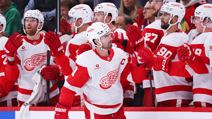Detroit Red Wings v Chicago Blackhawks