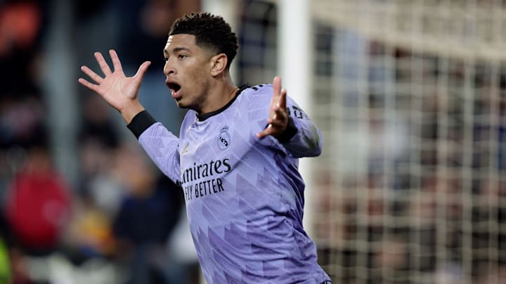 Jude Bellingham protestó airadamente en el final del partido entre su Real Madrid y el Valencia