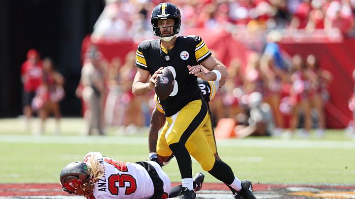 The Buccaneers allowed Aaron Rodgers and the Steelers to pull off an improbable comeback. The Buccaneers allowed Aaron Rodgers and the Steelers to pull off an improbable comeback.