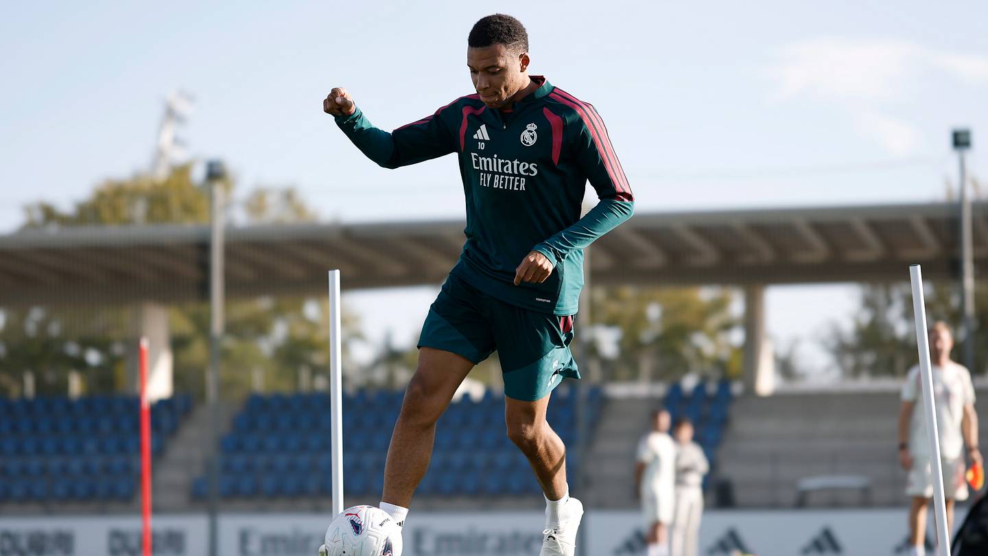 Fede Valverde named in Real Madrid squad to face Villarreal