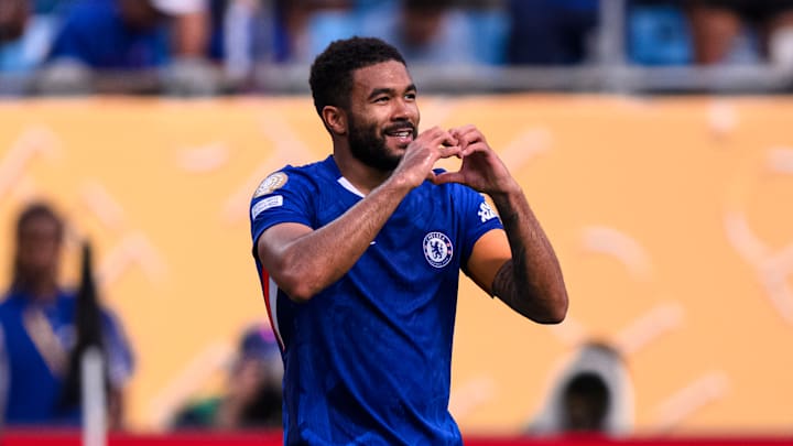 Reece James réalise une grande compétition. Reece James réalise une grande compétition.