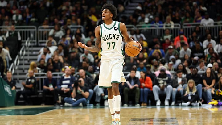 Los Angeles Lakers v Milwaukee Bucks