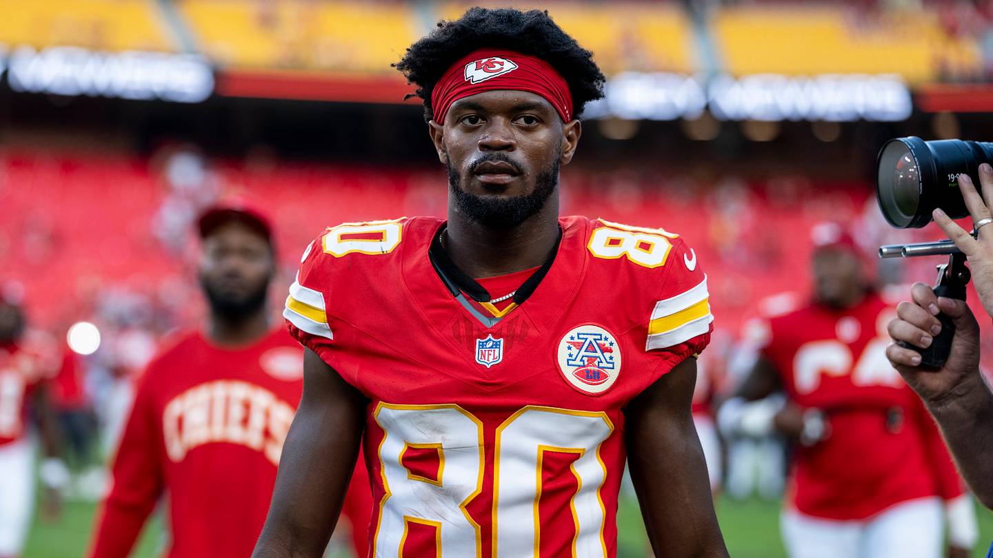 Captivating Tyquan Thornton's Emergence Puts Chiefs On The Clock For A New Deal Background for Your Screen Captivating Tyquan Thornton's Emergence Puts Chiefs On The Clock For A New Deal Background for Your Screen
