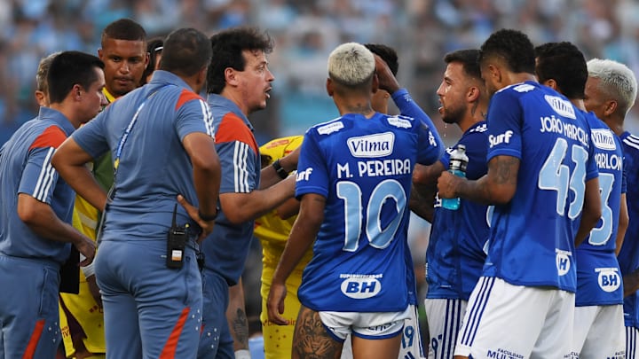 Cruzeiro, de Diniz, não vence no Brasileiro desde o dia 9 de novembro Cruzeiro, de Diniz, não vence no Brasileiro desde o dia 9 de novembro