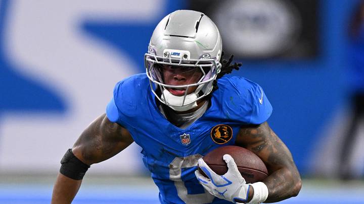 Detroit Lions running back Jahmyr Gibbs (0) runs the ball against the Green Bay Packers during the third quarter at Ford Field. Detroit Lions running back Jahmyr Gibbs (0) runs the ball against the Green Bay Packers during the third quarter at Ford Field.