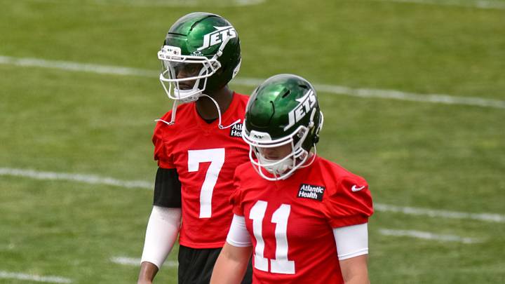 New York Jets quarterbacks Geno Smith and Bailey Zappe New York Jets quarterbacks Geno Smith and Bailey Zappe