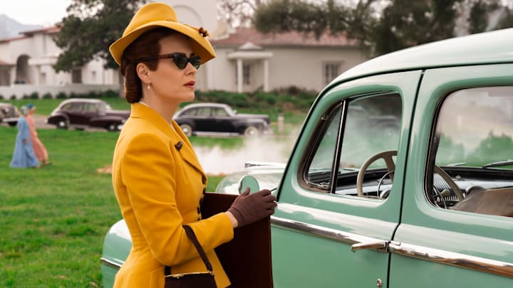RATCHED (L to R) SARAH PAULSON as MILDRED RATCHED in episode 101 of RATCHED Cr. SAEED ADYANI/NETFLIX © 2020