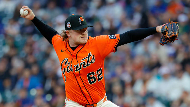 Jul 25, 2025; San Francisco, California, USA; San Francisco Giants pitcher Logan Webb (62) throws a pitch during the first inning against the New York Mets at Oracle Park. Mandatory Credit: Sergio Estrada-Imagn Images