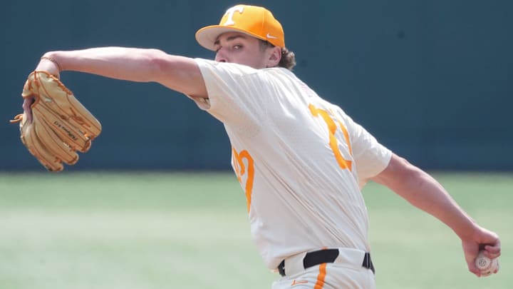 Tennessee pitcher Tegan Kuhns (21) opens for NCAA college baseball game against Kentucky on April 20, 2025, in Knoxville, Tenn.