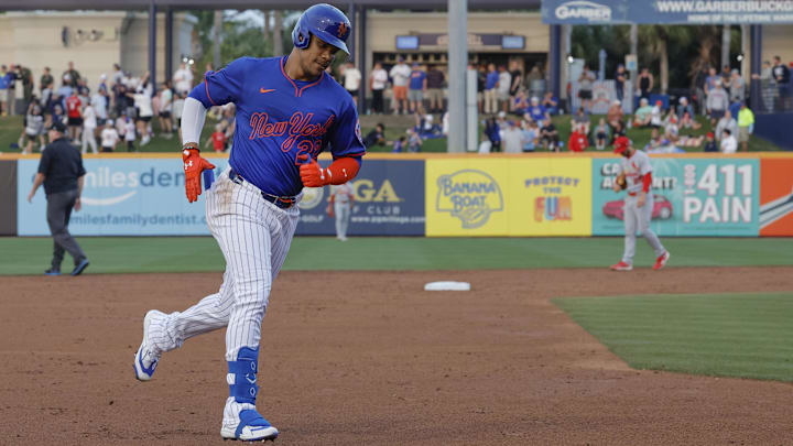 New York Mets outfielder Juan Soto rounds third base following a home run against the St. Louis Cardinals.