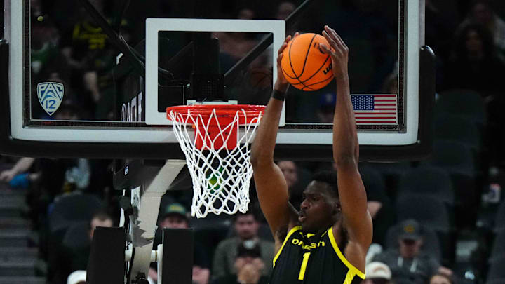 Mar 16, 2024; Las Vegas, NV, USA; Oregon Ducks center N'Faly Dante (1).