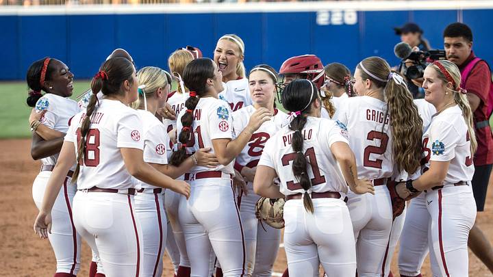 Alabama Crimson Tide players celebrate after defeating the UCLA Bruins during the NCAA Women’s College World Series at Devon Park. Mandatory Credit: Brett Rojo-Imagn Images Alabama Crimson Tide players celebrate after defeating the UCLA Bruins during the NCAA Women’s College World Series at Devon Park. Mandatory Credit: Brett Rojo-Imagn Images