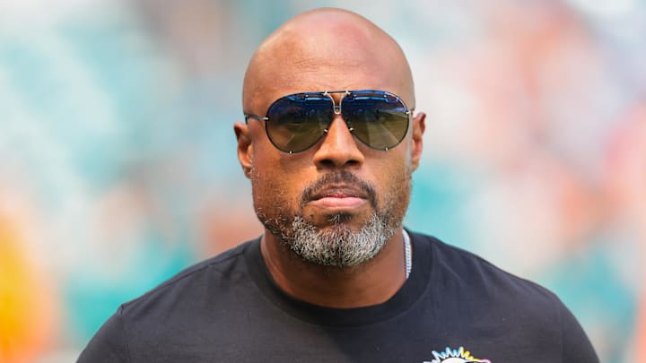 Miami Dolphins defensive coordinator Anthony Weaver