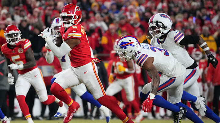 Jan 26, 2025; Kansas City, MO, USA; Kansas City Chiefs wide receiver JuJu Smith-Schuster (9) makes a catch against the Buffalo Bills during the first half in the AFC Championship game at GEHA Field at Arrowhead Stadium. Mandatory Credit: Denny Medley-Imagn Images Jan 26, 2025; Kansas City, MO, USA; Kansas City Chiefs wide receiver JuJu Smith-Schuster (9) makes a catch against the Buffalo Bills during the first half in the AFC Championship game at GEHA Field at Arrowhead Stadium. Mandatory Credit: Denny Medley-Imagn Images